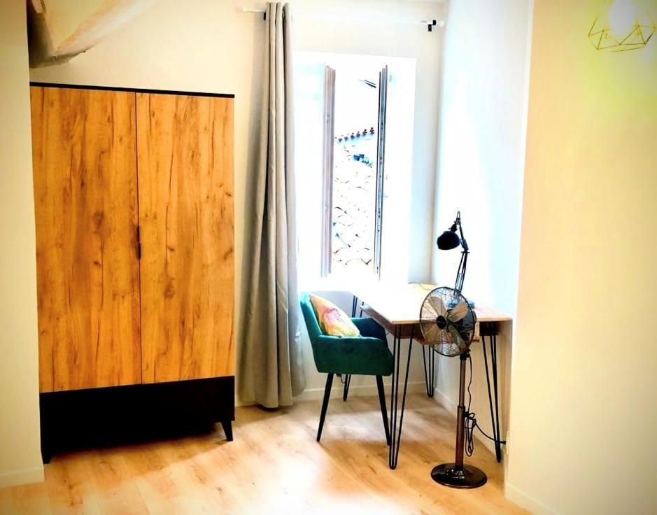 Une Maison Design Dans Le Centre Ville Foix Εξωτερικό φωτογραφία